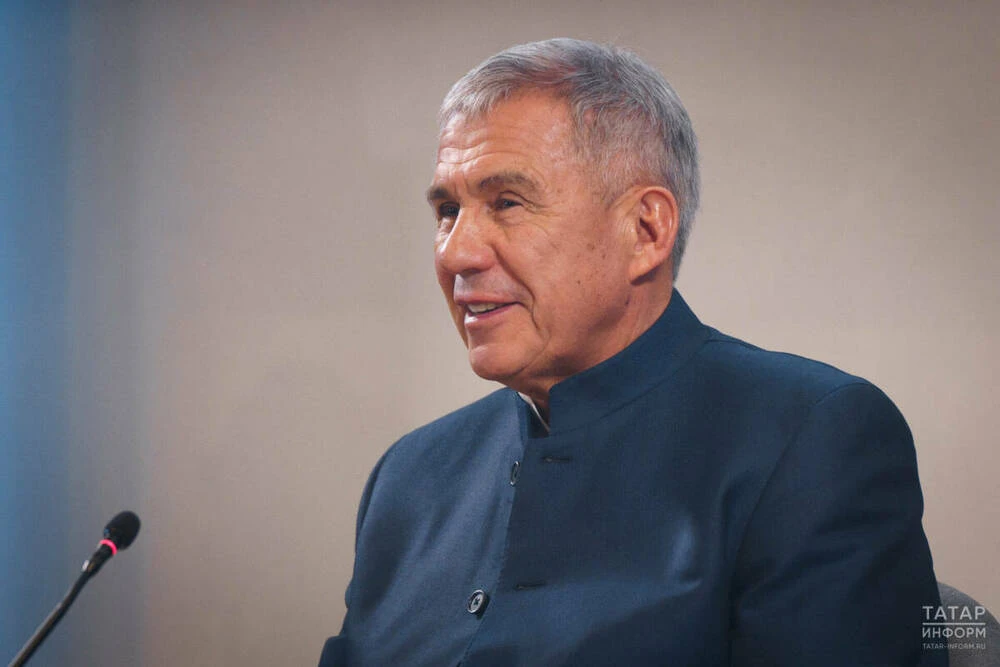 Раис Татарстана Рустам Минниханов