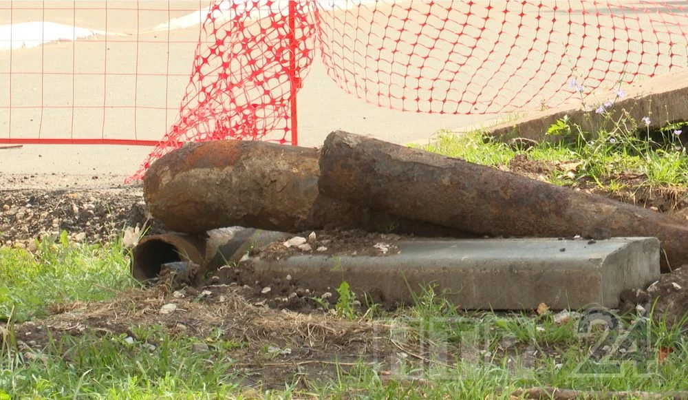 гнилые ржавые трубы водоснабжения