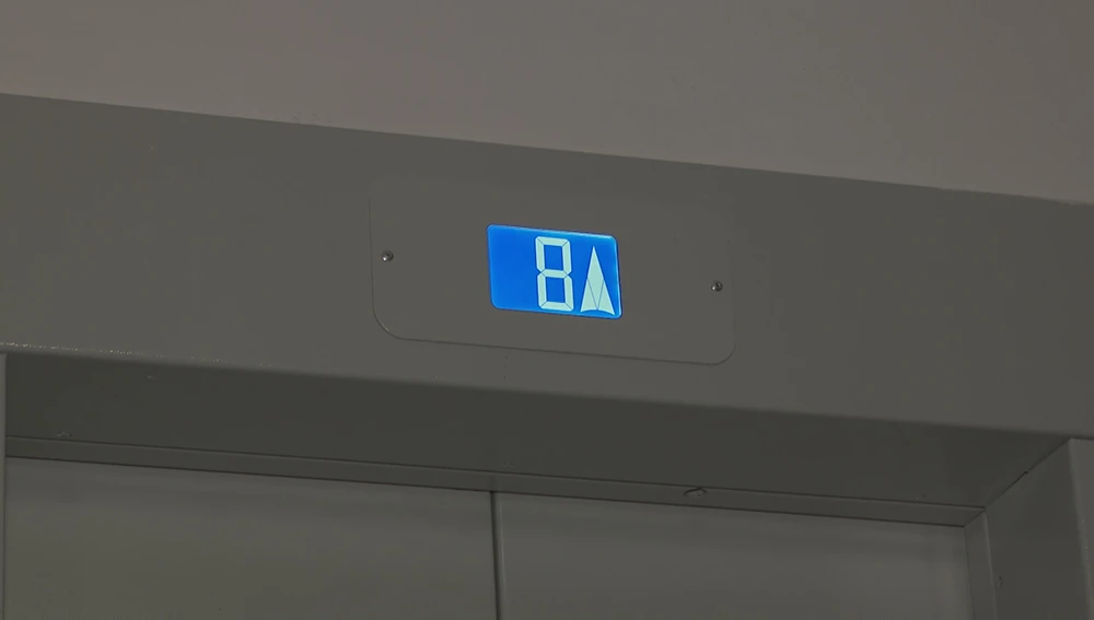 цифровой индикатор в лифте