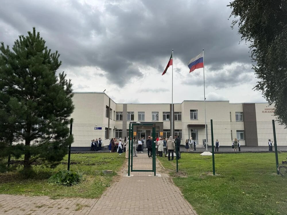 Школа имени Героя Советского Союза Никиты Кайманова в селе Прости