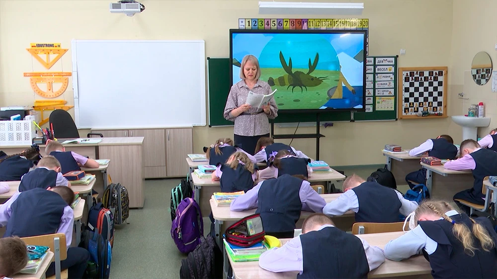 Дети спят на уроке в школе