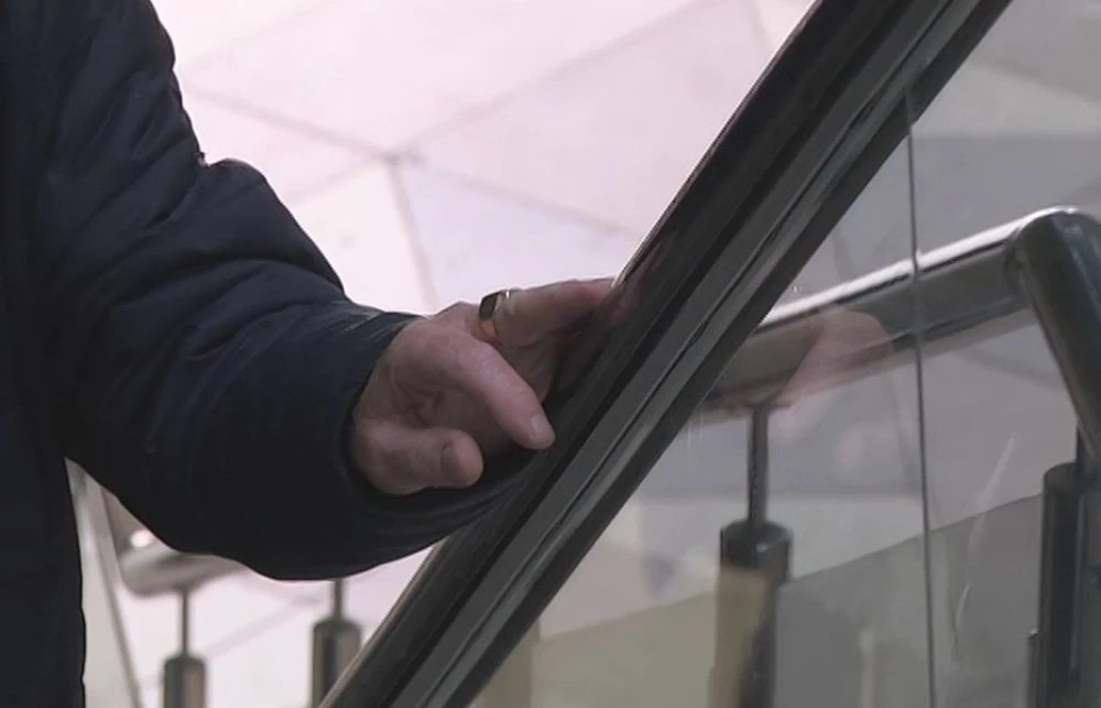 эскалатор в торговом центре