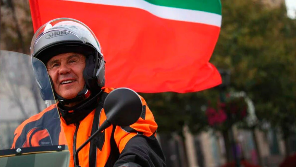 Рустам Минниханов на мотофестивале «Два Кремля»