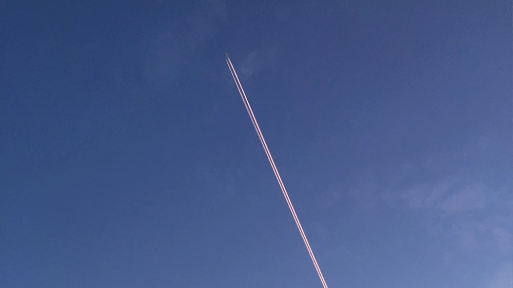 Самолёт в небе