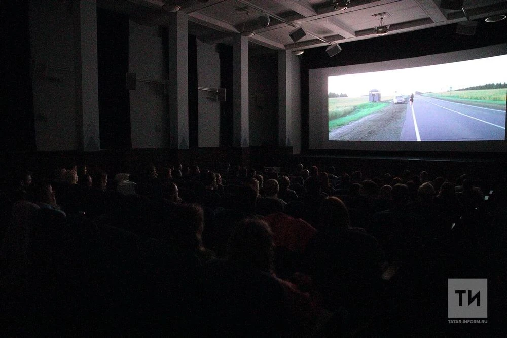 Зрительный зал в кинотеатре