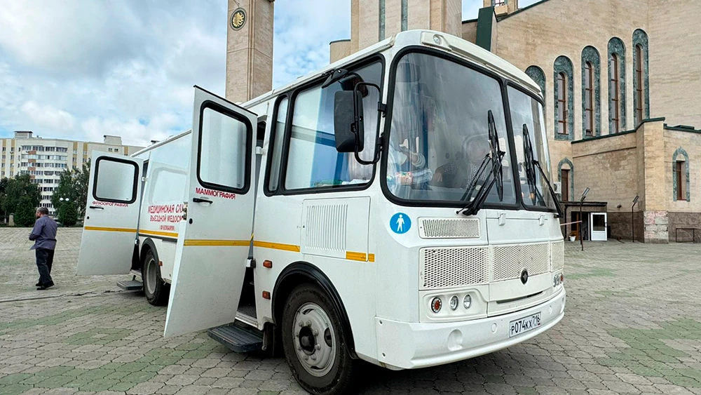 Мобильный медицинский комплекс на выездной диспансеризации в Нижнекамске