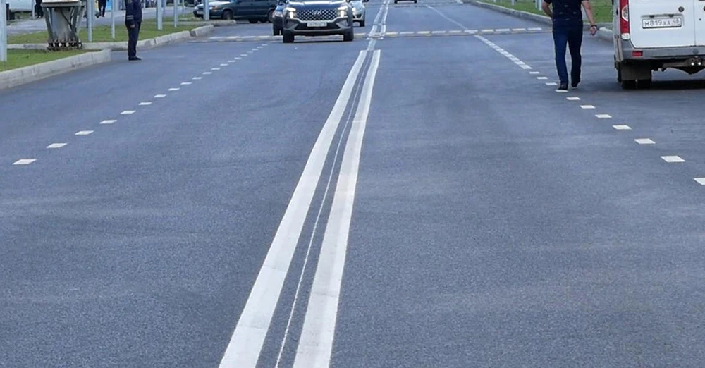 отремонтированная автодорога с нанесенной разметкой