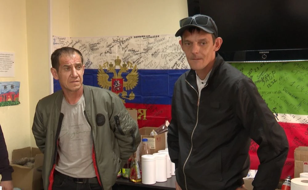 контрактники в пункте сбора гуманитарной помощи в Нижнекамске