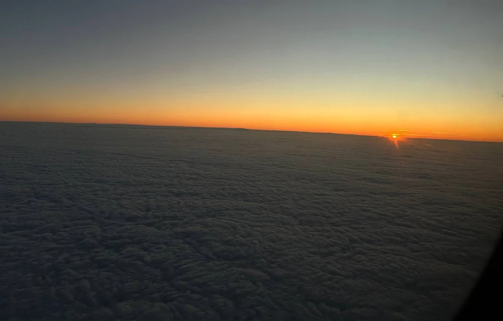 облака и закат с высоты полета самолета