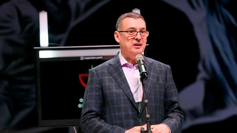 Главный тренер сборной России по фехтованию Ильгар Мамедов