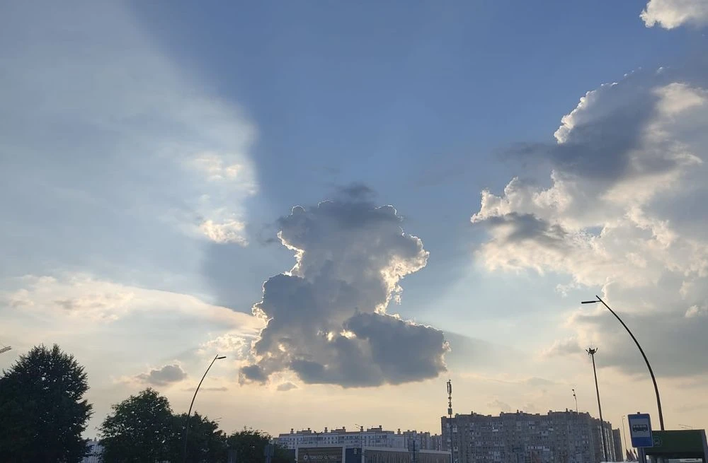 вертикальное кучевое облако в Нижнекамске