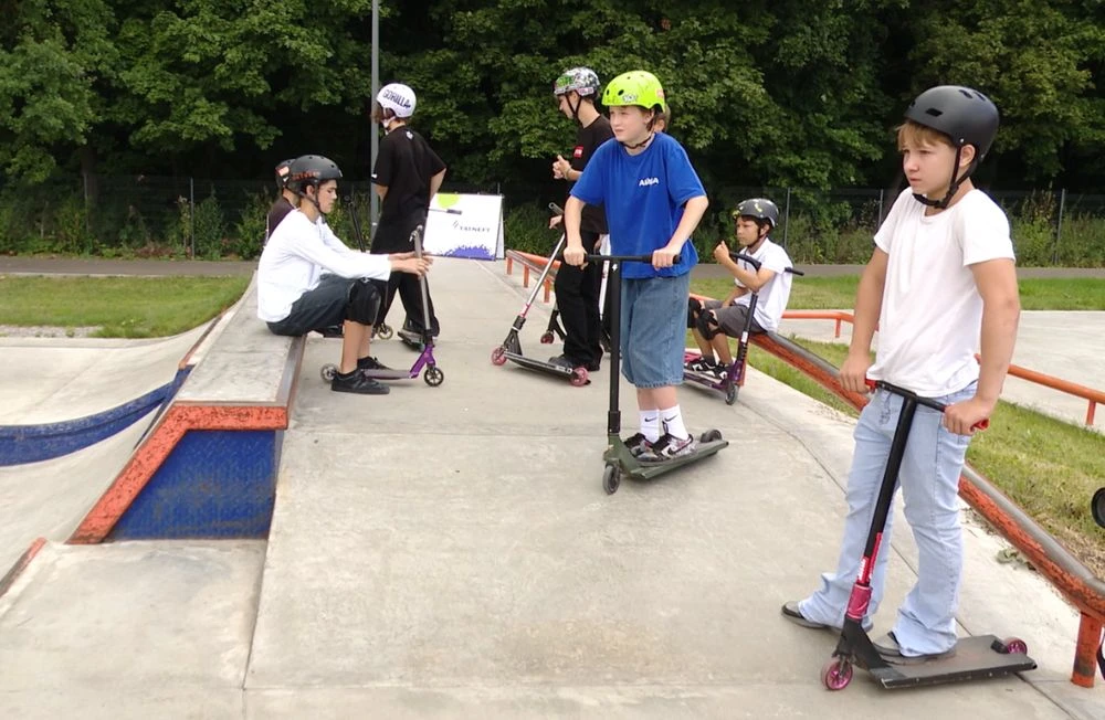 Молодые участники фестиваля уличной культуры от «Урам тур» в парке «Айда» Нижнекамска