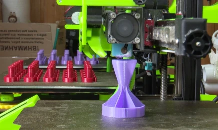 В Нижнекамске волонтёры печатают на 3D-принтерах расходники для БПЛА - НТР 24