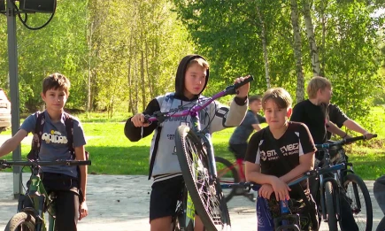 От 6 до 69 лет: нижнекамцы всех возрастов собрались на библиотечный велопробег - НТР 24