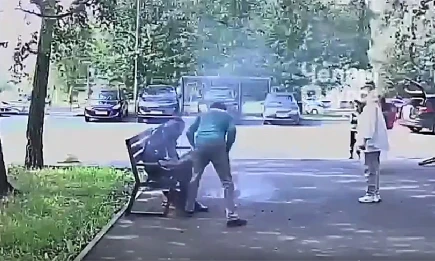 В Набережных Челнах мужчина загорелся на скамейке: подробности инцидента - НТР 24