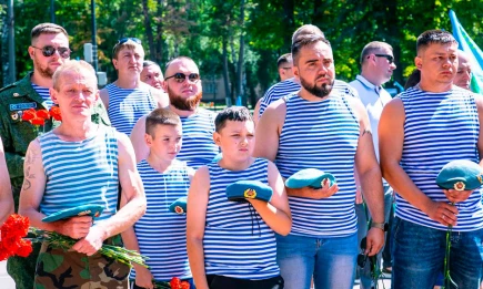 В Нижнекамске прошёл торжественный митинг к 95-летию ВДВ - НТР 24