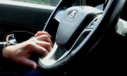 Какие категории водителей в Татарстане должны заменить права в 2025 году - НТР 24