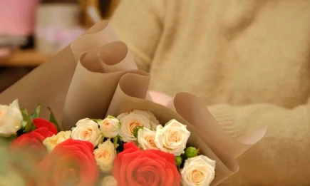 В Татарстане и в других регионах России мошенники выдают себя за работников служб доставки букетов - НТР 24