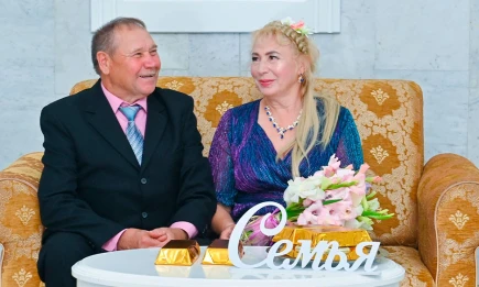 В Нижнекамске поздравили семью строителей с 50-летием совместной жизни - НТР 24