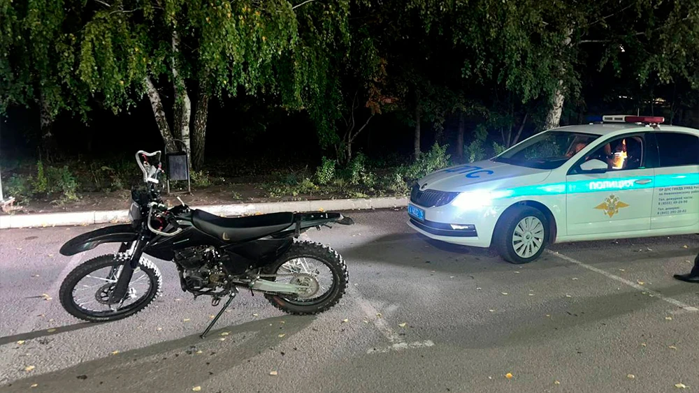 Мотоцикл и автомобиль ДПС