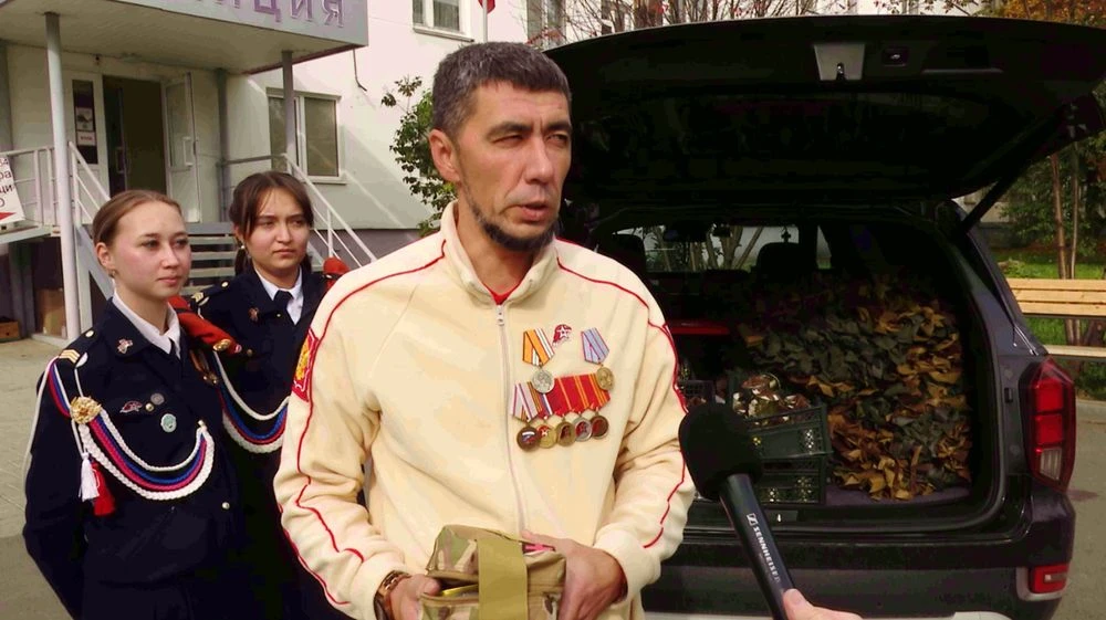 юнармейцы лицея № 31 принесли помощь в пункт сбора помощи в нижнекамске