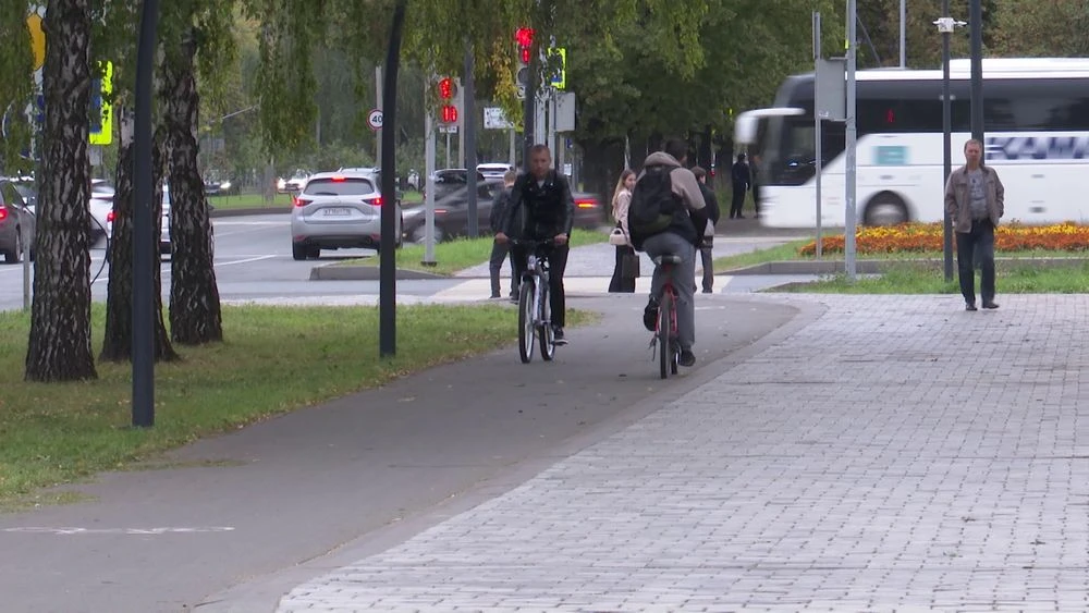 нижнекамцы едут на велосипедах