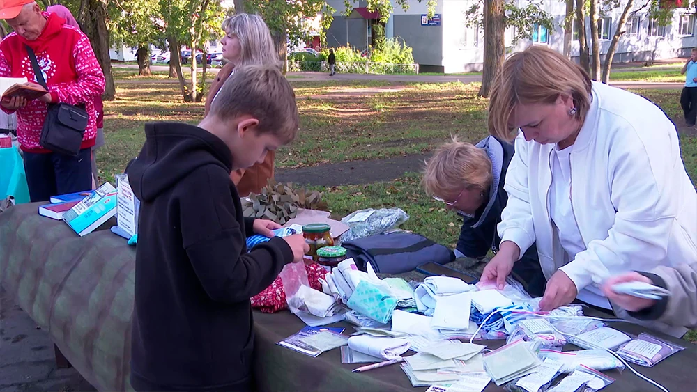 Акция «Помоги собраться в школу» в Нижнекамске, в Гагаринском избирательном округе
