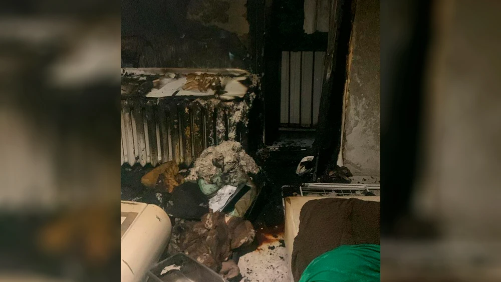 Последствия пожара в квартире на проспекте Строителей в Нижнекамске