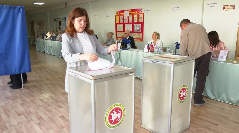 урна для голосования на избирательном участке в Нижнекамске