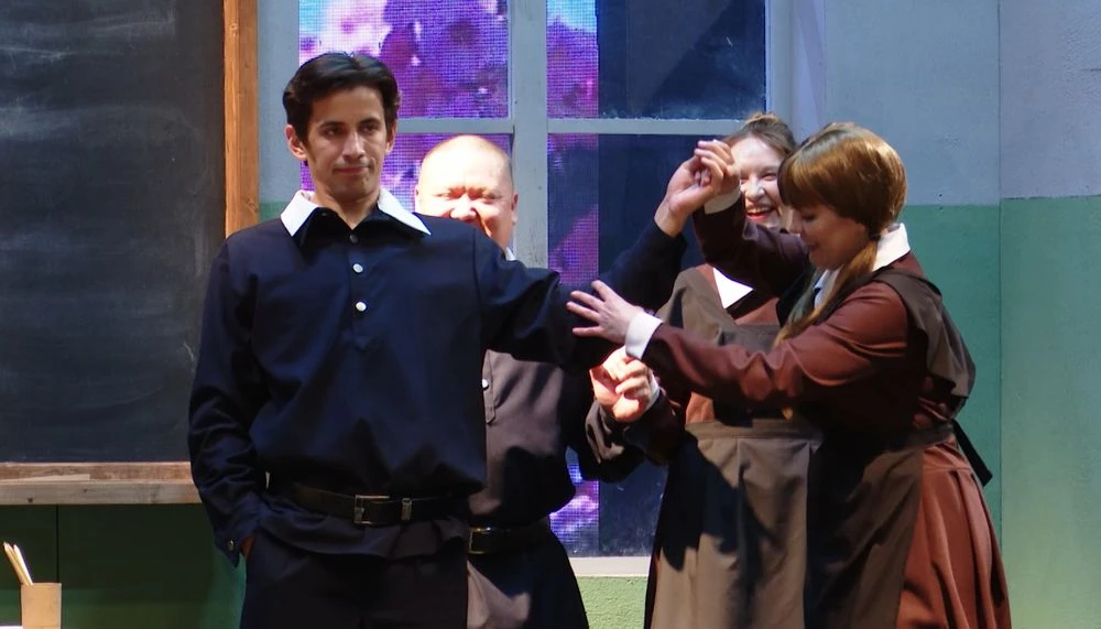 сцена из спектакля «Галия» в Нижнекамском татарском драмтеатре