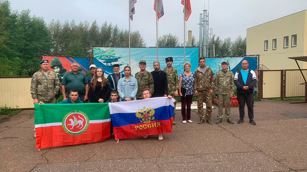 Контрактники из Нижнекамска перед отправкой