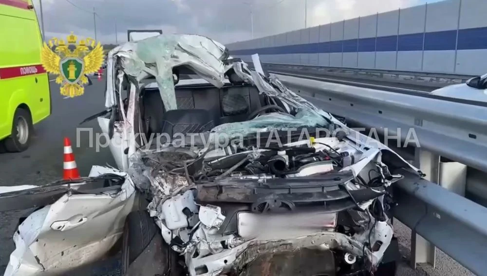 Попавший в ДТП в Тукаевском районе Татарстана автомобиль «Лада»