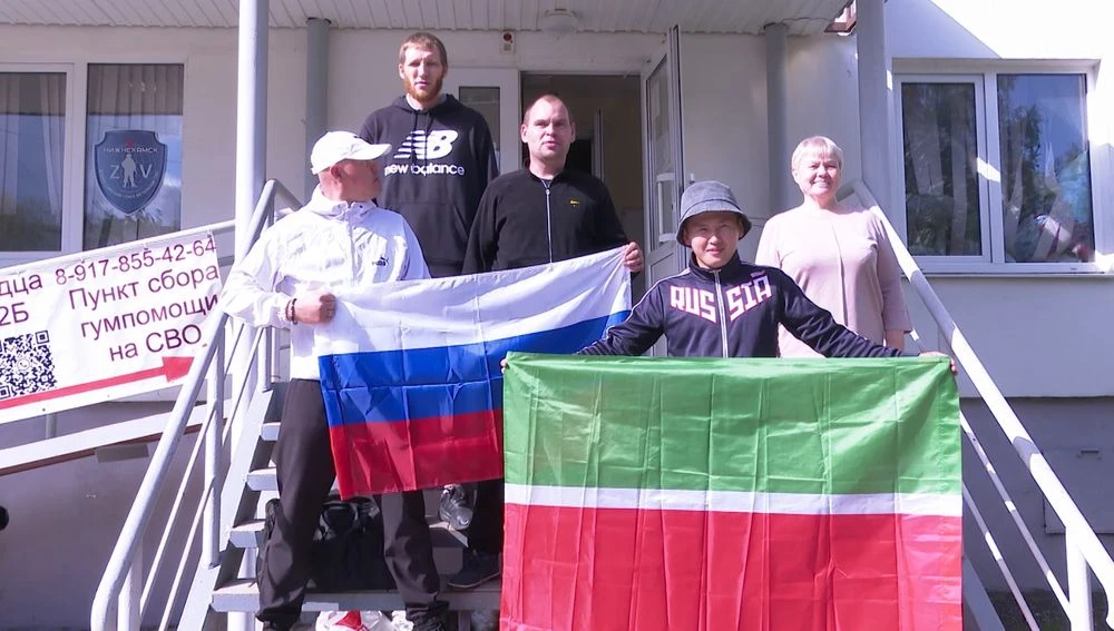 контрактники получили сумки от волонтеров группы «Добрые сердца»