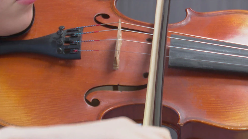 Скрипка со смычком