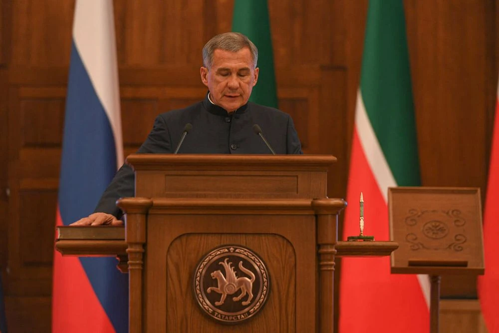 Рустам Минниханов приносит присягу раиса Татарстана 19 сентября 2025 года