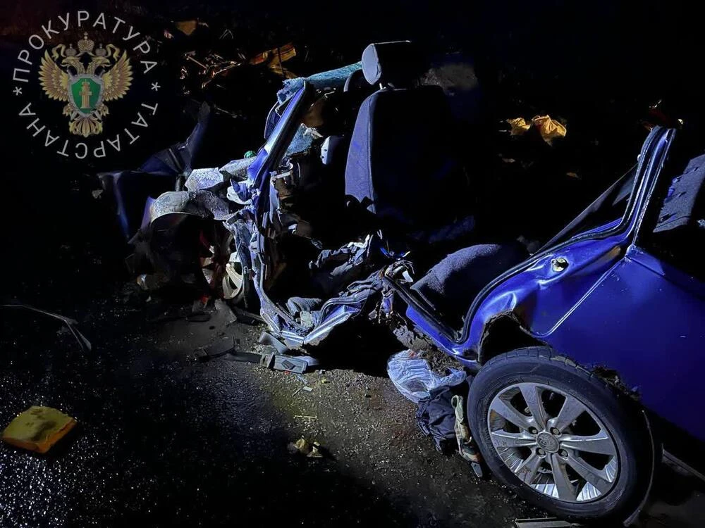 Что осталось после столкновения автомобиля Daewoo Nexia с грузовиком