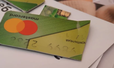 Россиянам объяснили, почему банки затягивают закрытие счета - НТР 24