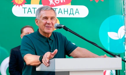 Рустам Минниханов открыл обновленный двор в Нижнекамске - НТР 24