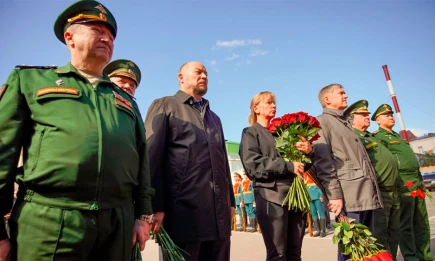 В Казани открыли бюст-памятник Герою России Сергею Чебневу - НТР 24