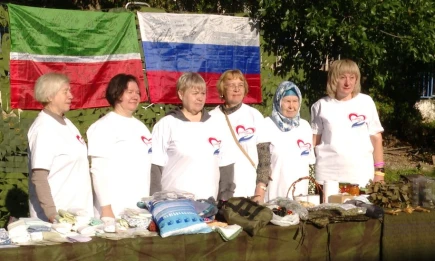 В Нижнекамске на избирательных участках проводили мастер-классы по плетению браслетов выживания, масксетей и изготовлению сухого душа - НТР 24