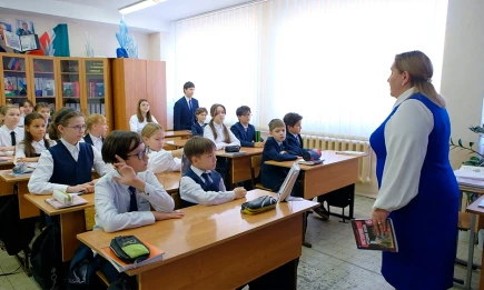 В Татарстане расширили меры поддержки учителей: надбавки, гранты, ипотека - НТР 24