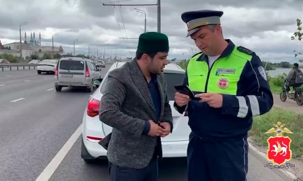 Четыре штрафа заработал водитель, не уступивший дорогу скорой помощи в Казани - НТР 24