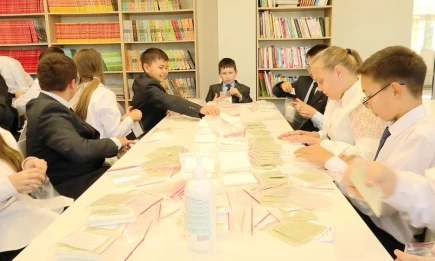 Нижнекамские волонтёры проводят в школах мастер-классы по изготовлению «сухого» душа - НТР 24