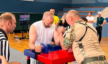 Нижнекамск принял финальный этап Кубка раиса РТ по армрестлингу - НТР 24