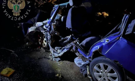 В Татарстане легковушка влетела в грузовик и превратилась в груду металла - НТР 24