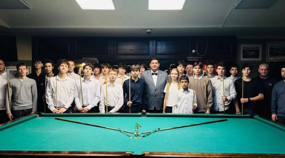 школьники-участники турнира по бильярду в нижнекамске