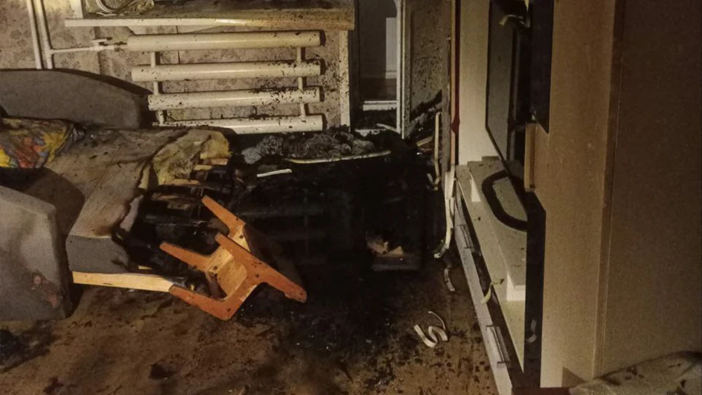 Обгоревшая мебель