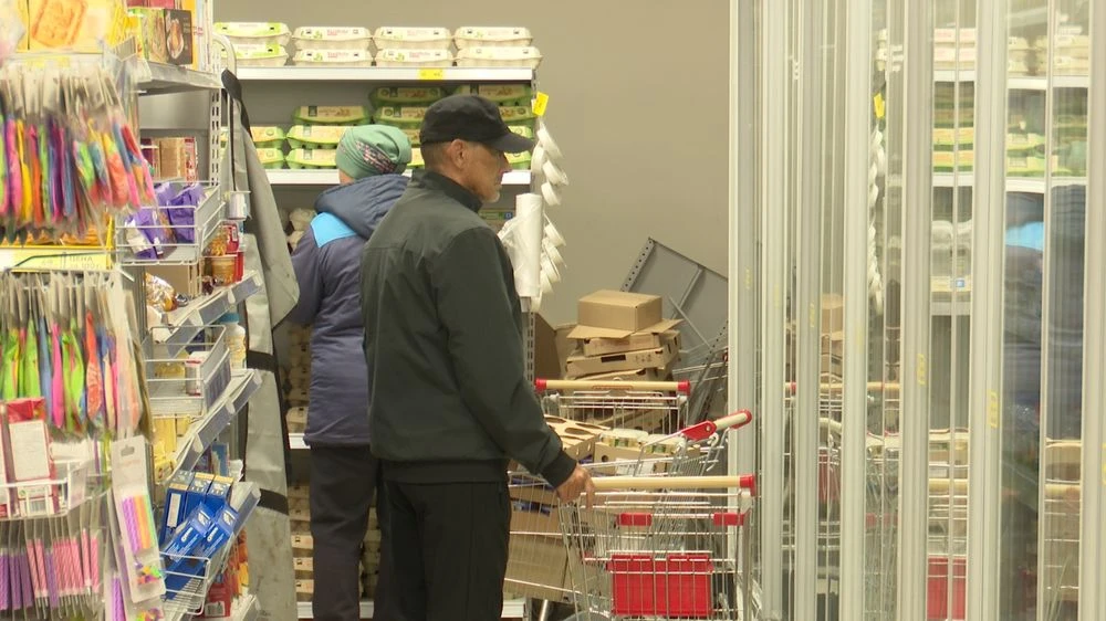 покупатели в магазине нижнекамска