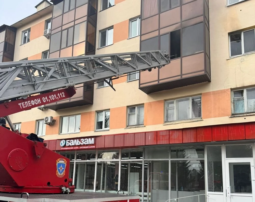 пожарная машина у дома Школьный бульвар 3