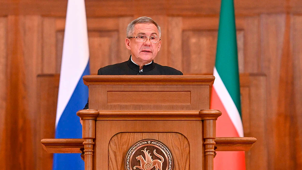 Раис Татарстана Рустам Минниханов